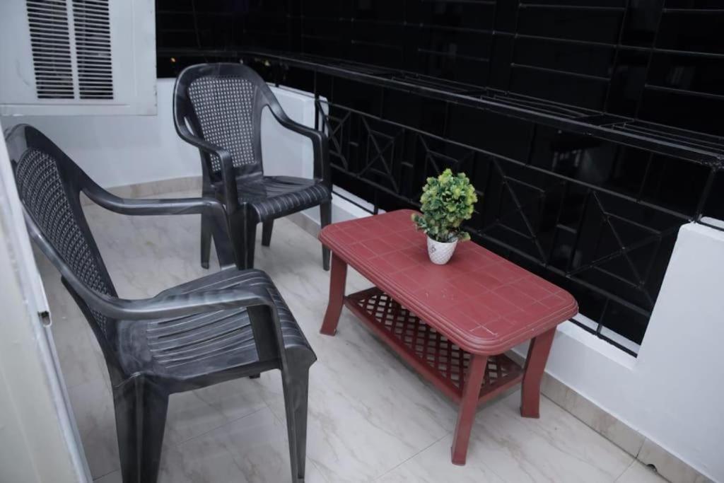 Ap Suite - By Ap Villa'S And Resort'S Ujjain Bagian luar foto