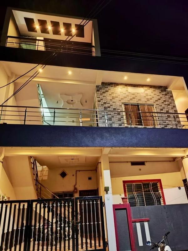 Ap Suite - By Ap Villa'S And Resort'S Ujjain Bagian luar foto