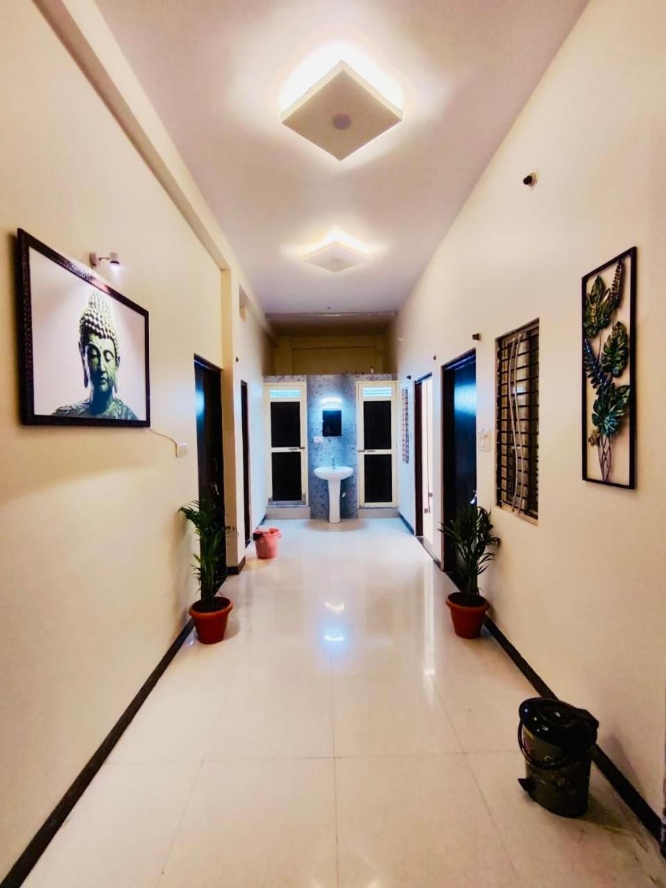 Ap Suite - By Ap Villa'S And Resort'S Ujjain Bagian luar foto