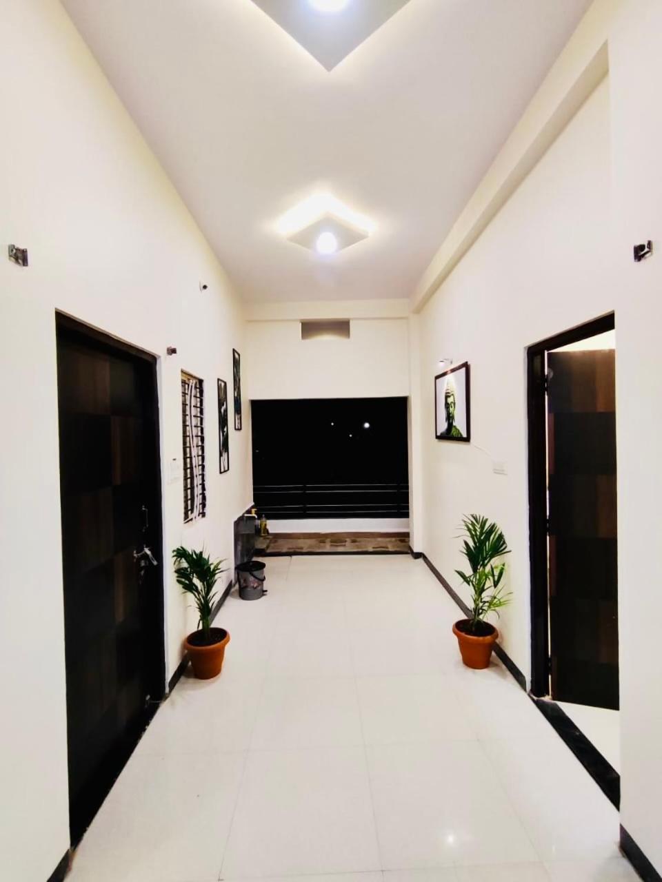Ap Suite - By Ap Villa'S And Resort'S Ujjain Bagian luar foto
